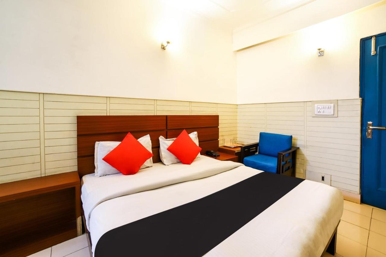 Capital O 48354 The Nest Nuova Delhi Esterno foto